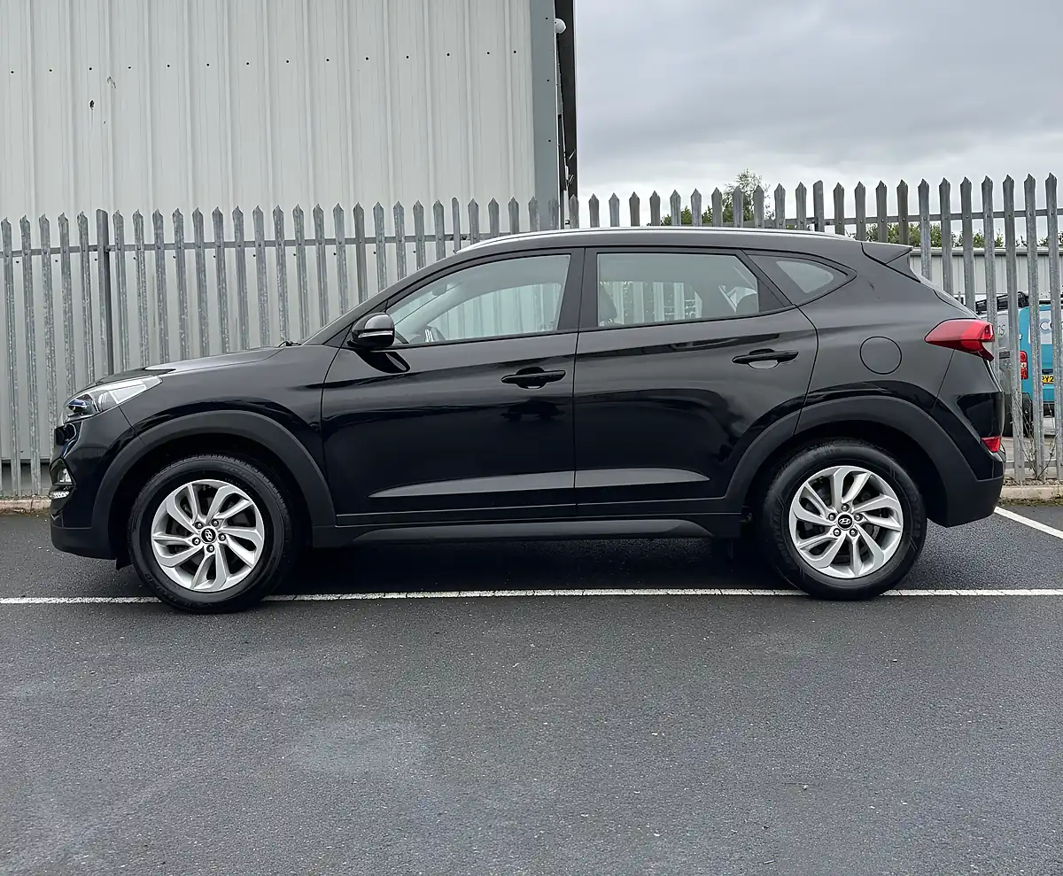 Used 2017 Hyundai Tucson Se Nav Black - Interior and Exterior details 8