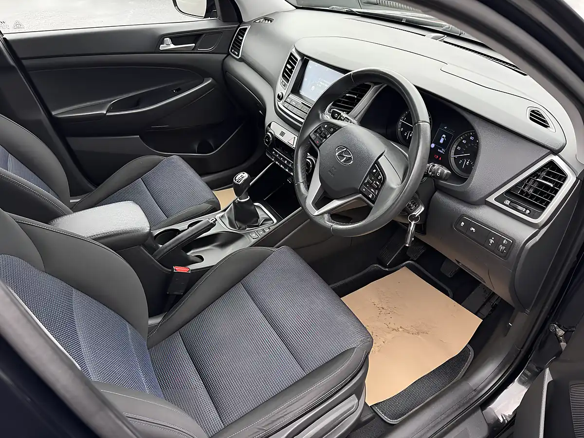 Used 2017 Hyundai Tucson Se Nav Black - Interior and Exterior details 9