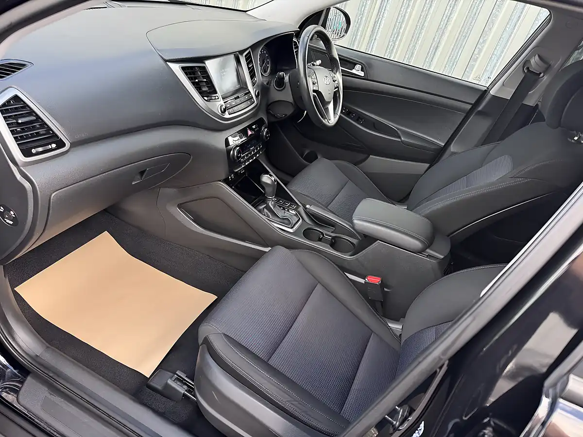 Used 2017 Hyundai Tucson Se Nav Black - Interior and Exterior details 10