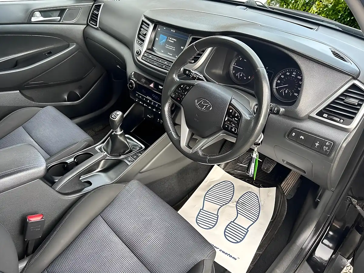 Used 2017 Hyundai Tucson Se Nav Black - Interior and Exterior details 5