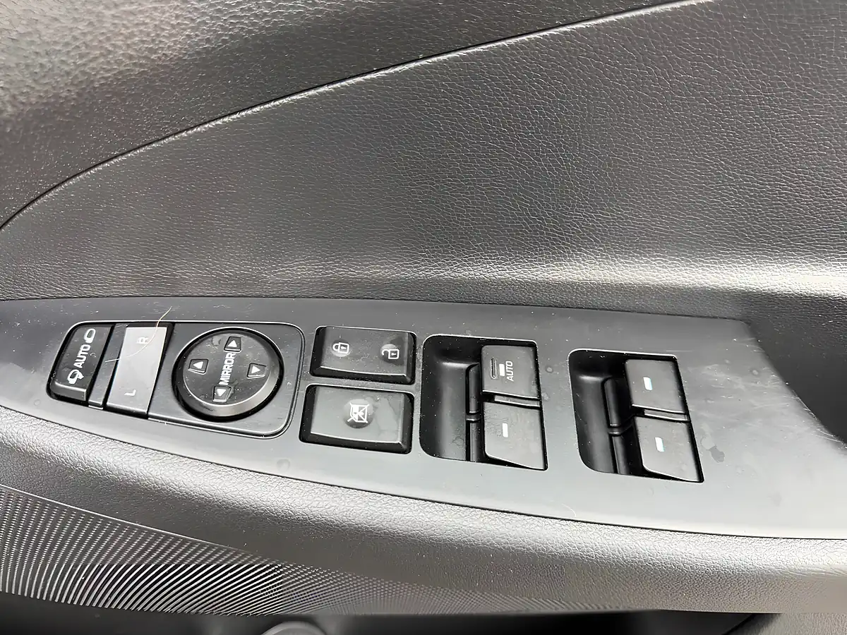 Used 2017 Hyundai Tucson Se Nav Black - Interior and Exterior details 16