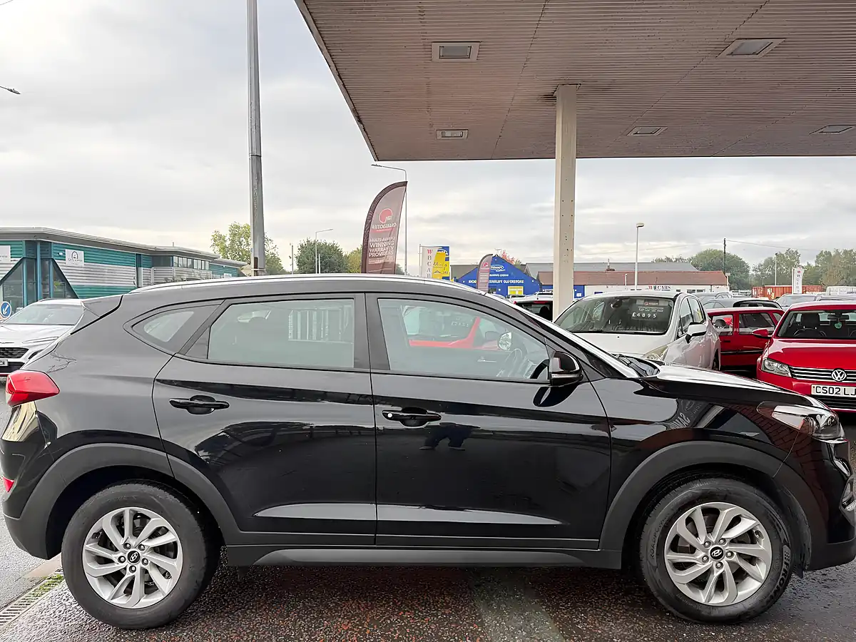 Used 2017 Hyundai Tucson Se Nav Black - Interior and Exterior details 7