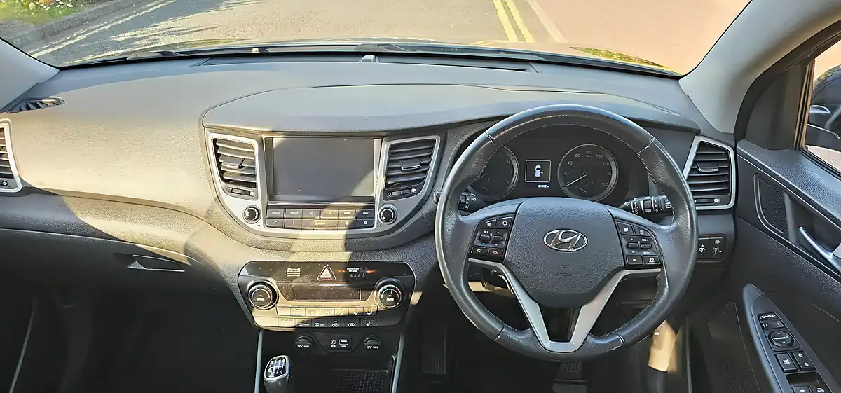 Used 2017 Hyundai Tucson Se Nav Blue - Interior and Exterior details 12