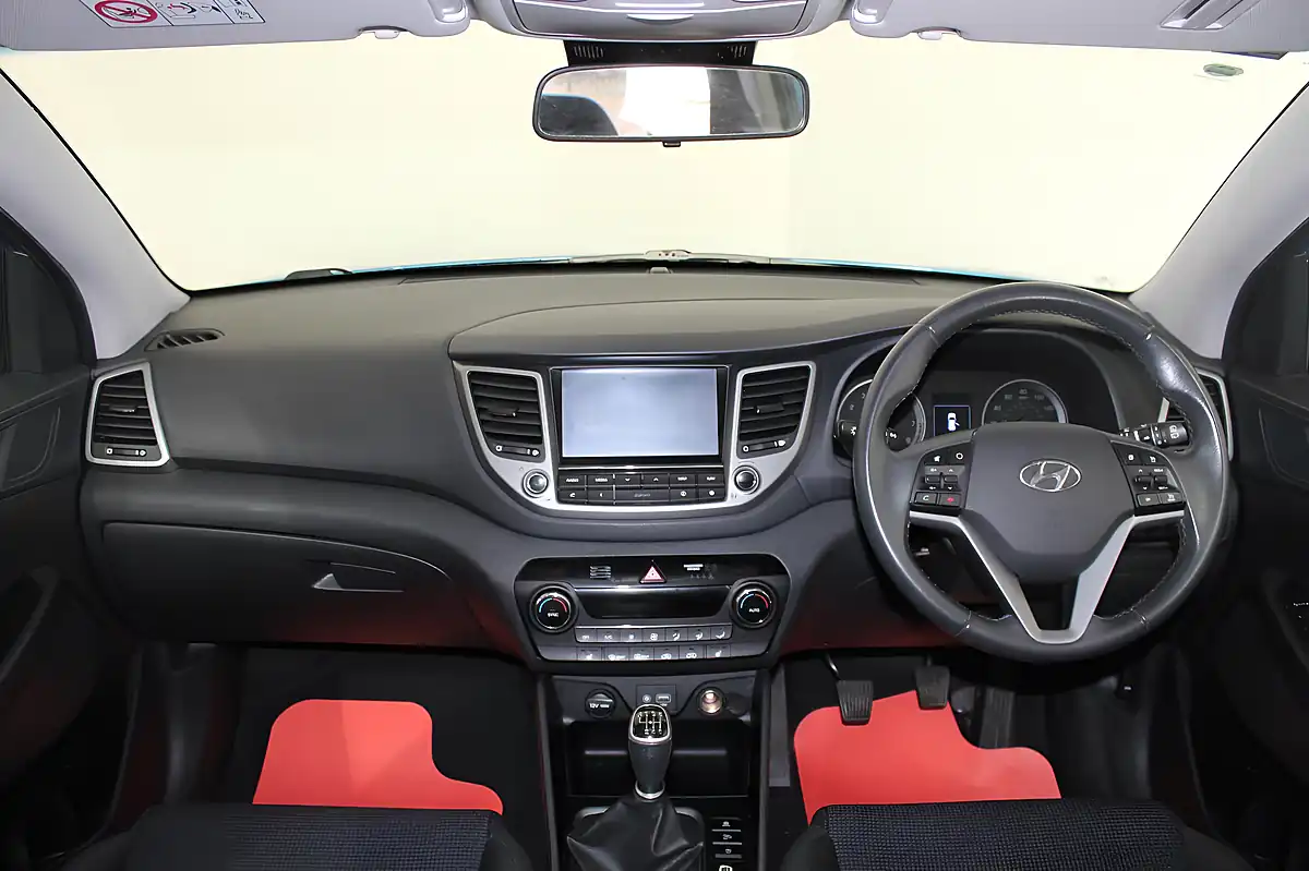 Used 2017 Hyundai Tucson Se Nav Blue - Interior and Exterior details 13