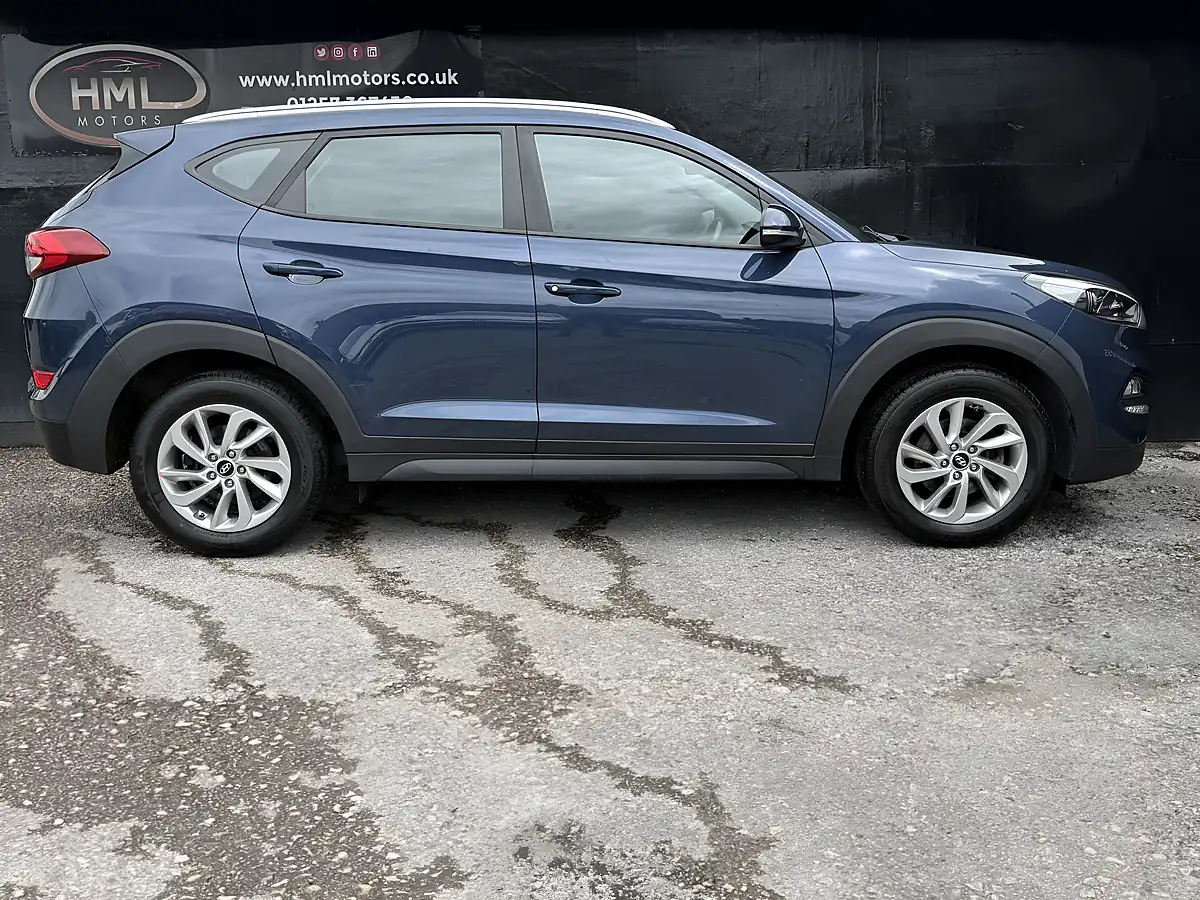 Used 2017 Hyundai Tucson Se Nav Blue - Interior and Exterior details 7