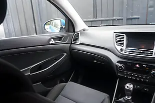 Used 2017 Hyundai Tucson Se Nav Blue - Interior and Exterior details 16