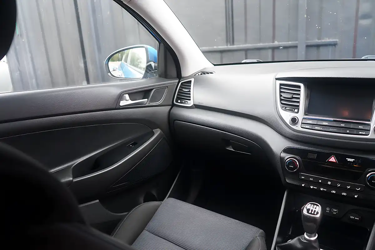 Used 2017 Hyundai Tucson Se Nav Blue - Interior and Exterior details 16