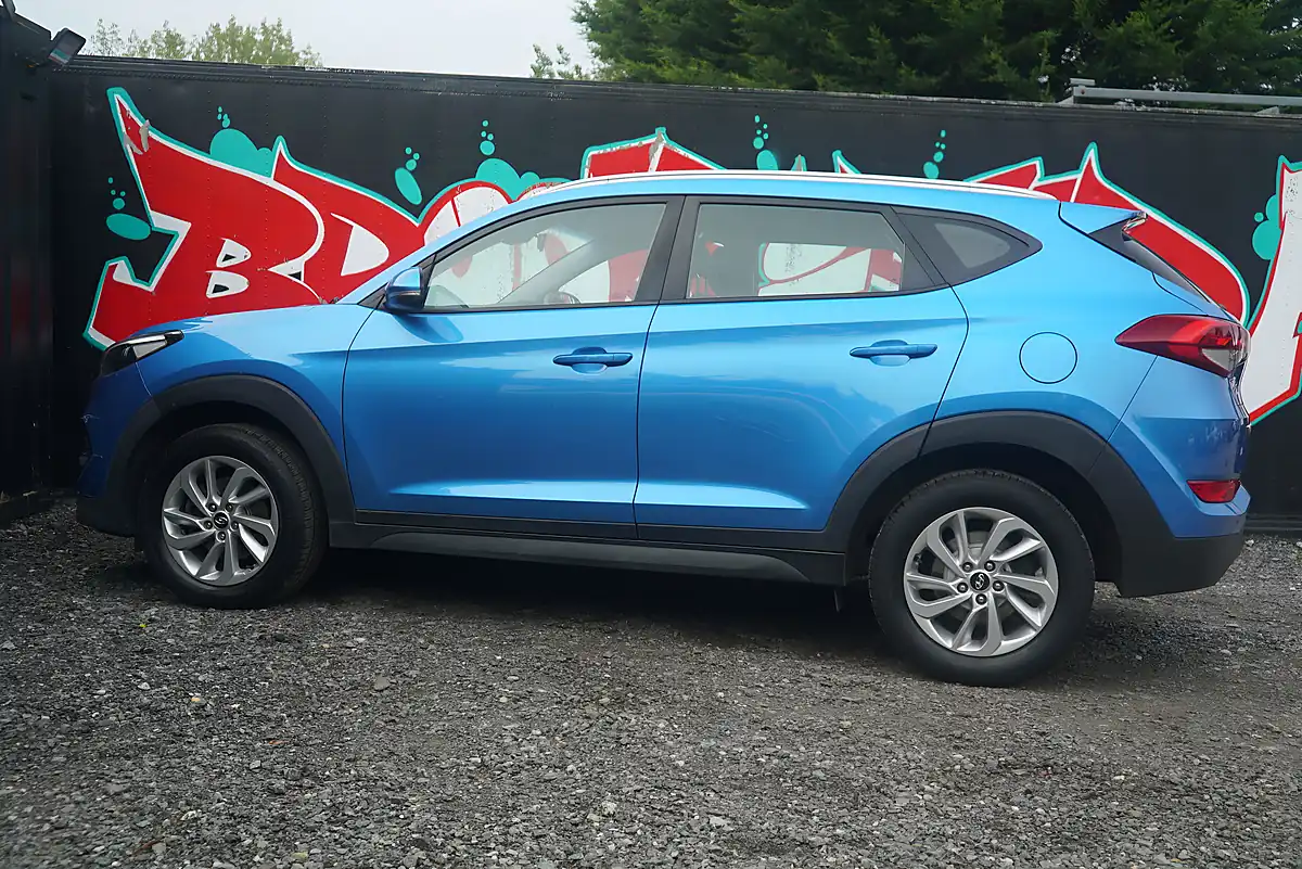 Used 2017 Hyundai Tucson Se Nav Blue - Interior and Exterior details 9