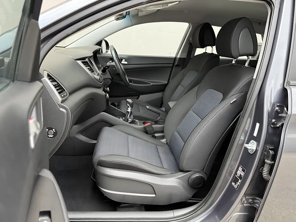 Used 2017 Hyundai Tucson Se Nav Grey - Interior and Exterior details 12