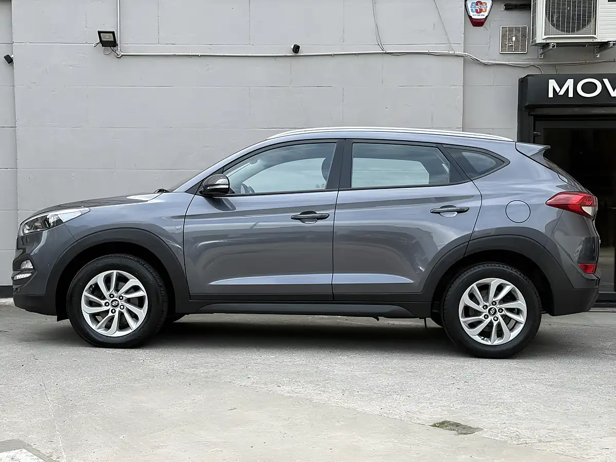 Used 2017 Hyundai Tucson Se Nav Grey - Interior and Exterior details 6