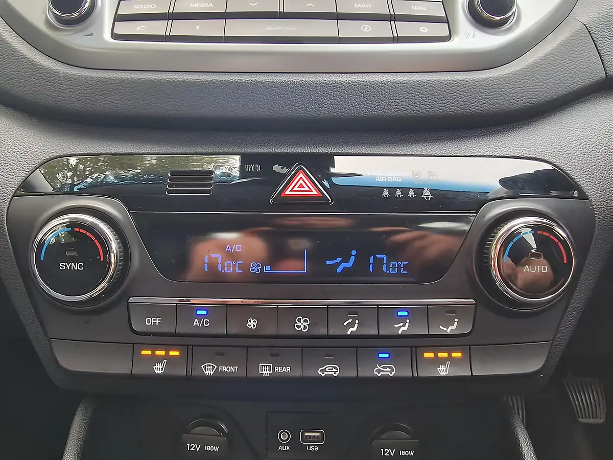 Used 2017 Hyundai Tucson Se Nav Grey - Interior and Exterior details 16