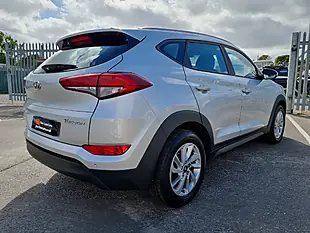 Used 2017 Hyundai Tucson Se Nav Platinum Silver Metallic - Interior and Exterior details 10