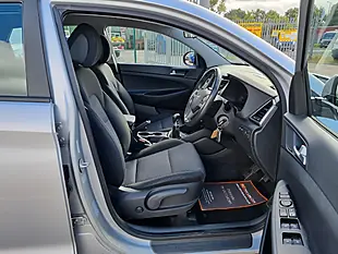 Used 2017 Hyundai Tucson Se Nav Platinum Silver Metallic - Interior and Exterior details 12