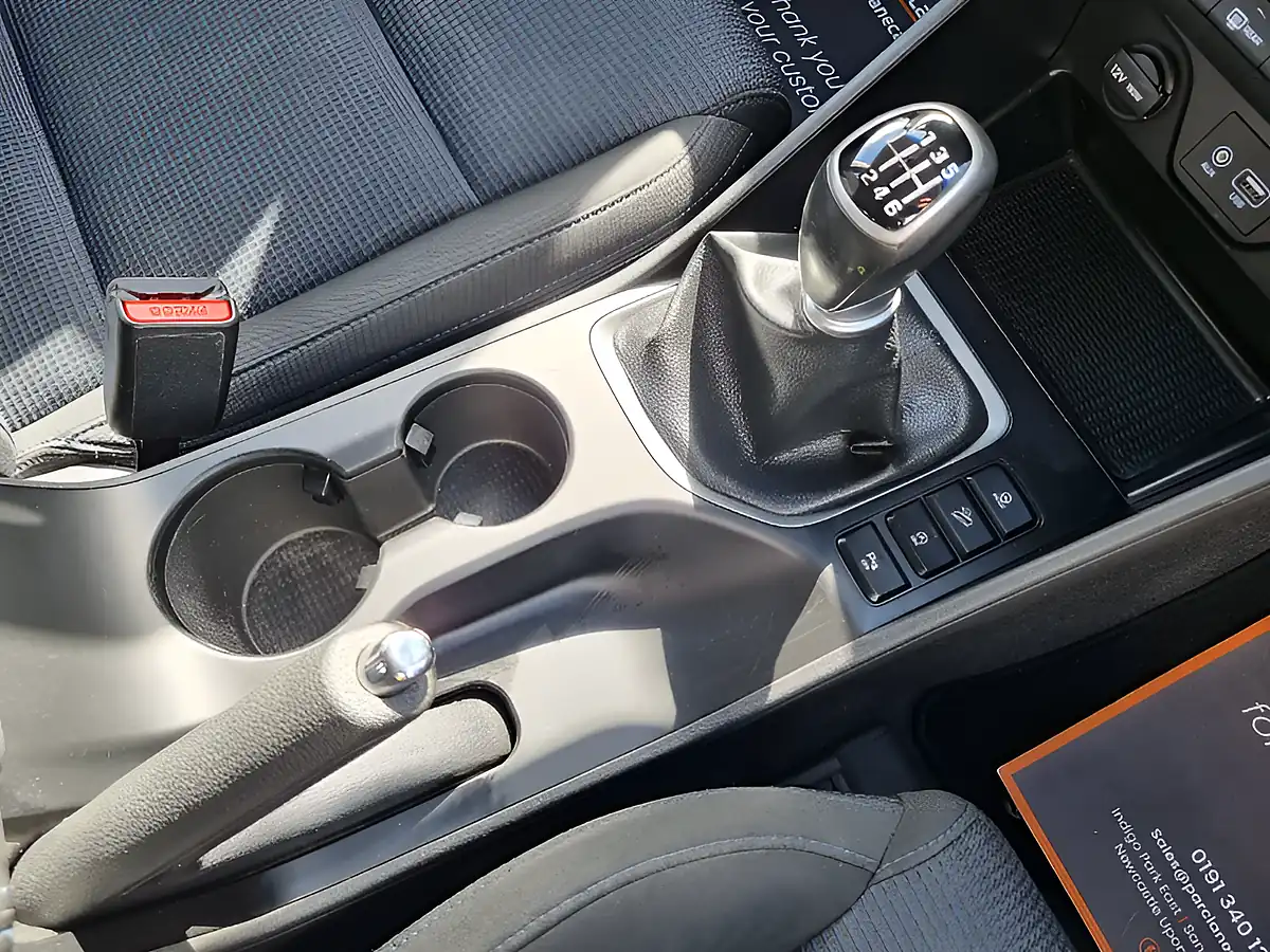 Used 2017 Hyundai Tucson Se Nav Platinum Silver Metallic - Interior and Exterior details 15
