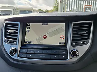 Used 2017 Hyundai Tucson Se Nav Platinum Silver Metallic - Interior and Exterior details 17