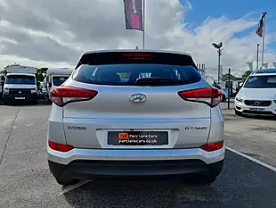 Used 2017 Hyundai Tucson Se Nav Platinum Silver Metallic - Interior and Exterior details 9