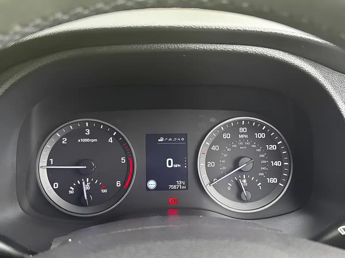 Used 2017 Hyundai Tucson Se Nav White - Interior and Exterior details 12