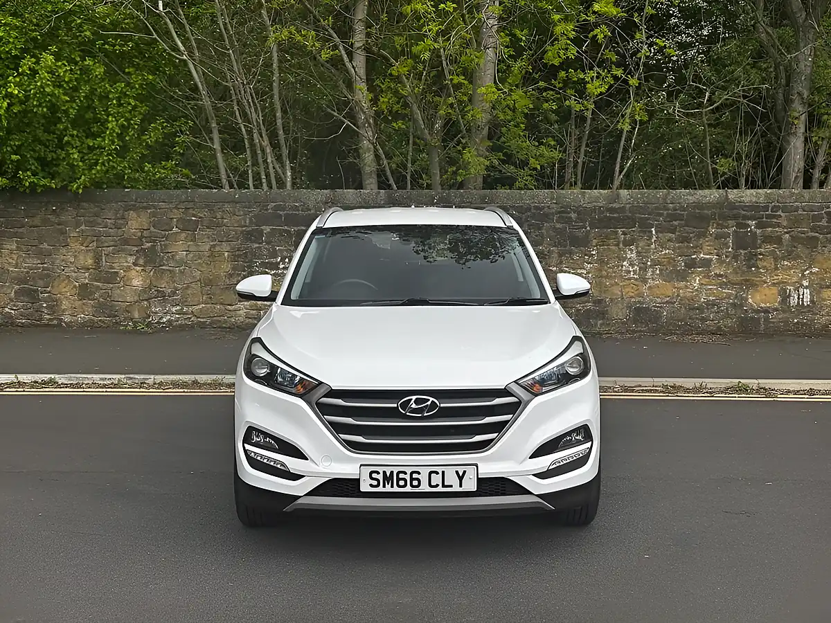 Used 2017 Hyundai Tucson Se Nav White - Interior and Exterior details 15