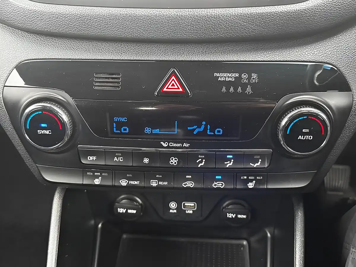 Used 2017 Hyundai Tucson Se Nav White - Interior and Exterior details 18
