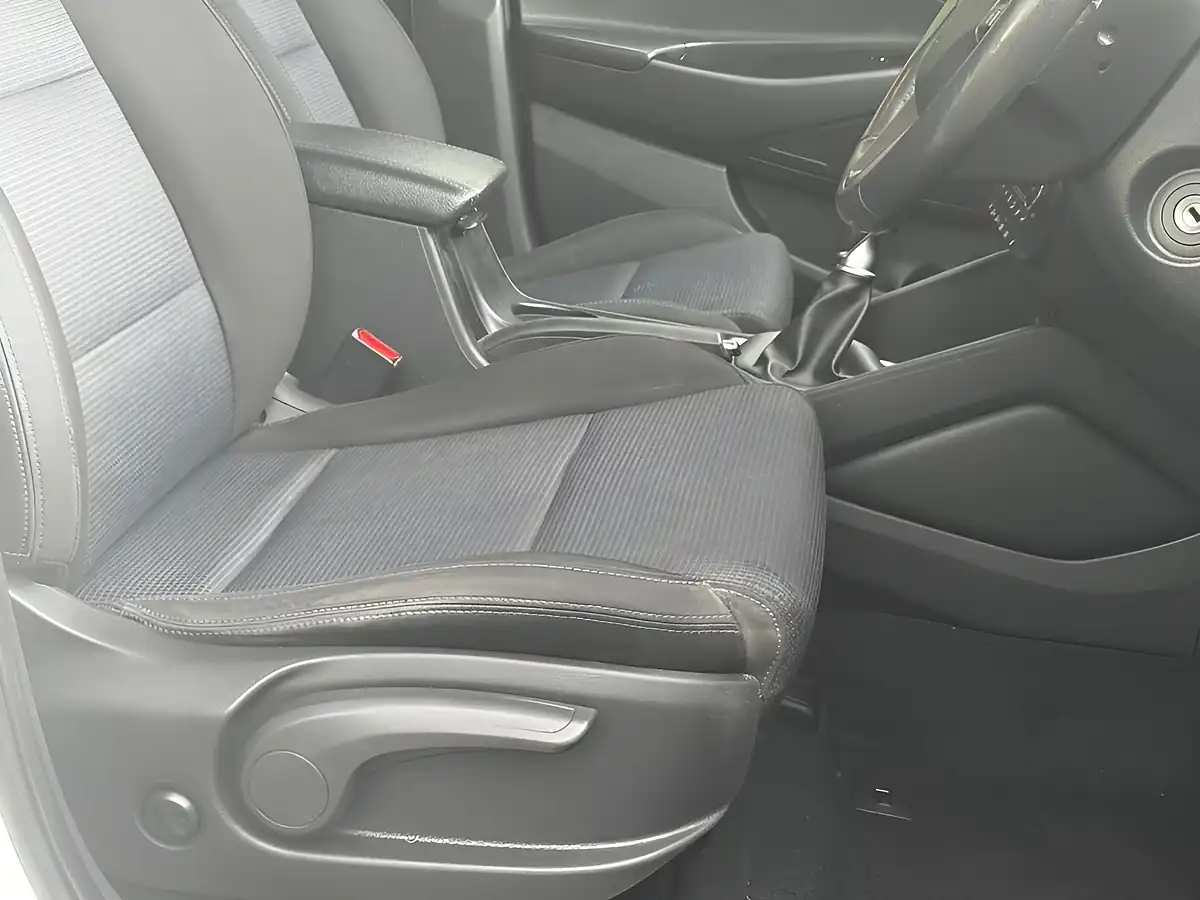 Used 2017 Hyundai Tucson Se Nav White - Interior and Exterior details 19