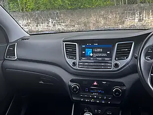Used 2017 Hyundai Tucson Se Nav White - Interior and Exterior details 6