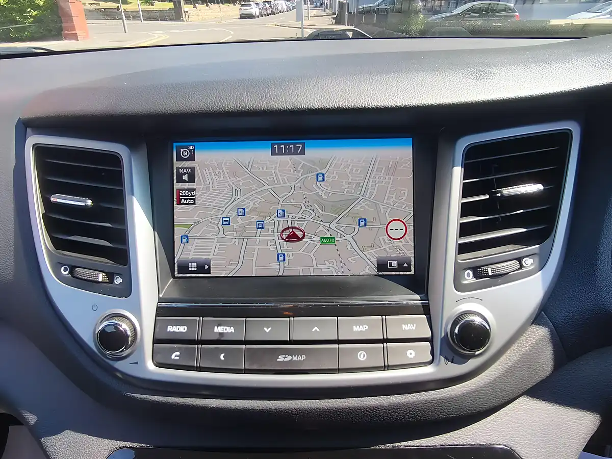 Used 2017 Hyundai Tucson Se Nav White - Interior and Exterior details 19