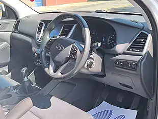 Used 2017 Hyundai Tucson Se Nav White - Interior and Exterior details 4
