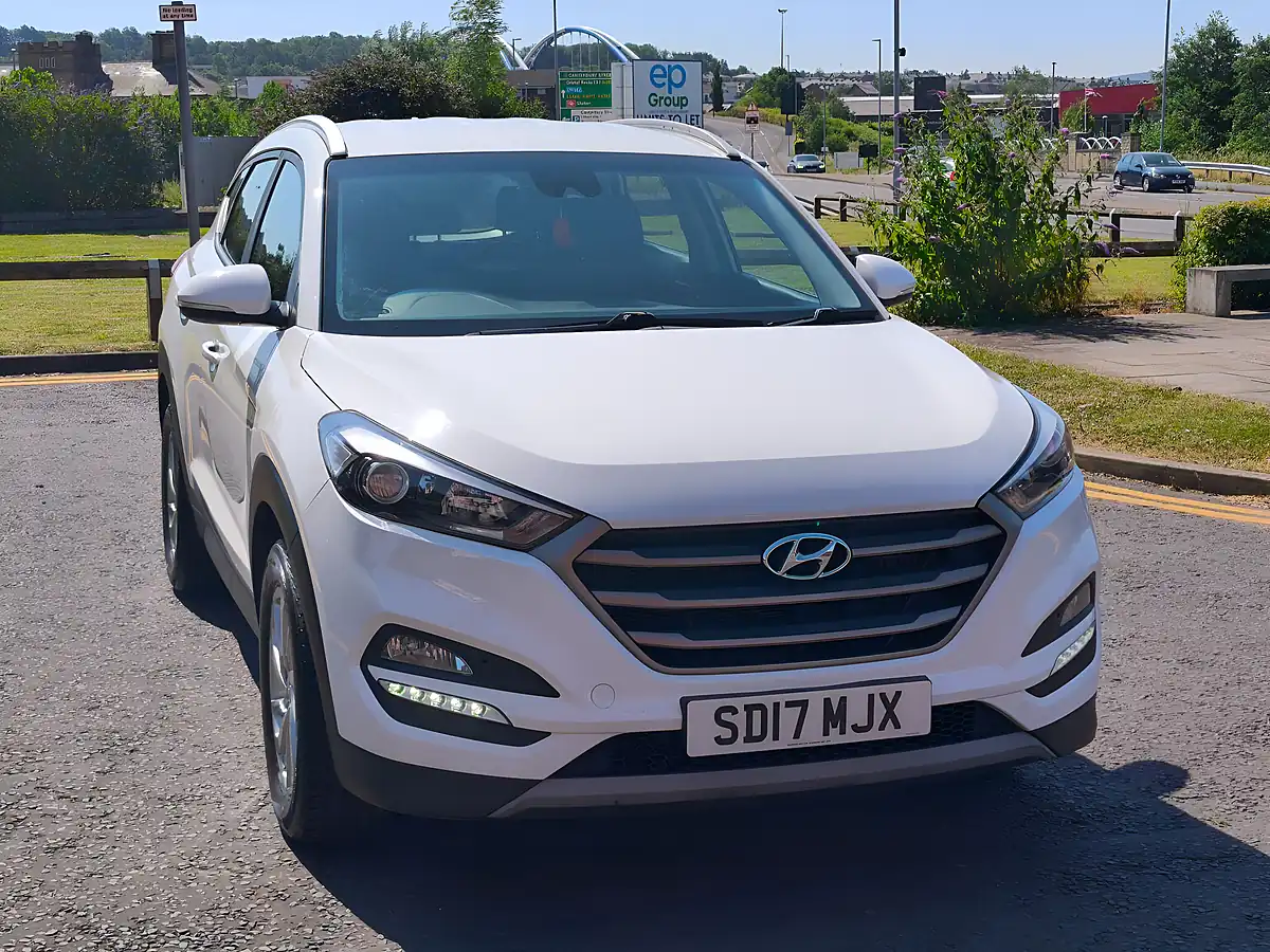 Used 2017 Hyundai Tucson Se Nav White - Interior and Exterior details 7