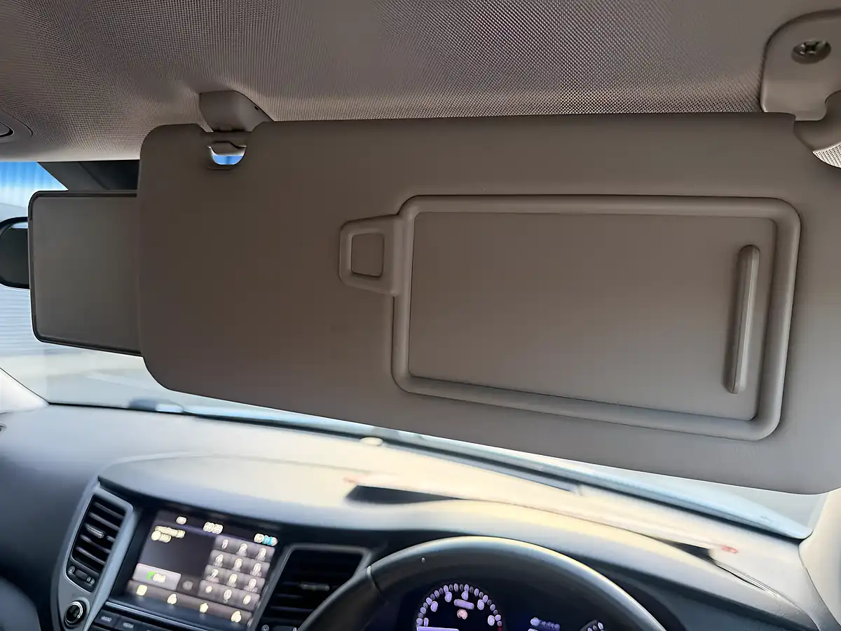 Used 2017 Hyundai Tucson Se Nav White - Interior and Exterior details 18