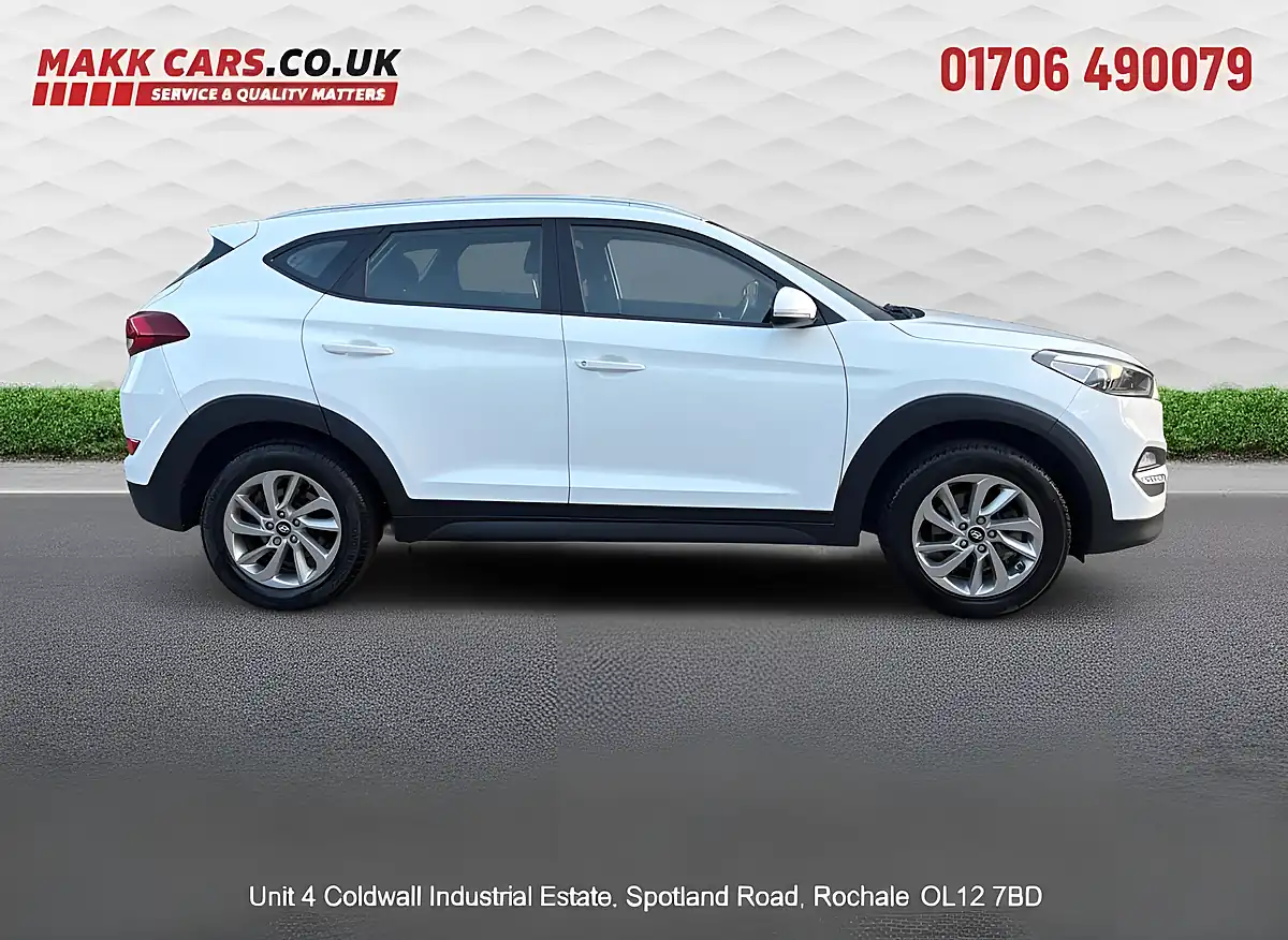 Used 2017 Hyundai Tucson Se Nav White - Interior and Exterior details 5