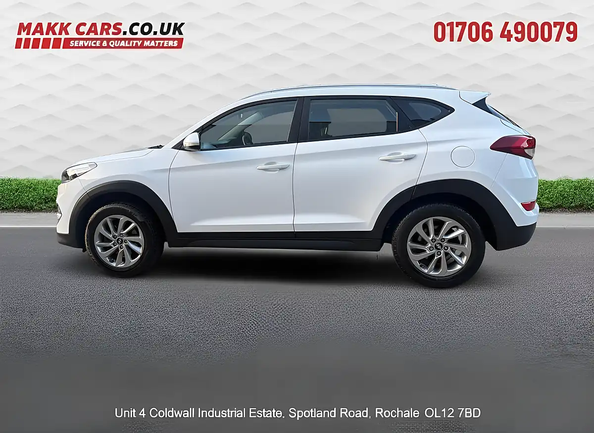 Used 2017 Hyundai Tucson Se Nav White - Interior and Exterior details 6
