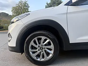 Used 2017 Hyundai Tucson Se Nav White - Interior and Exterior details 9