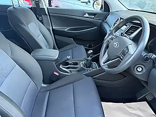 Used 2017 Hyundai Tucson Se Silver - Interior and Exterior details 10