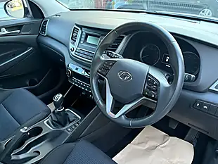 Used 2017 Hyundai Tucson Se Silver - Interior and Exterior details 12