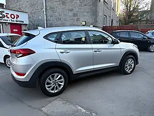 Used 2017 Hyundai Tucson Se Silver - Interior and Exterior details 4