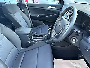 Used 2017 Hyundai Tucson Se Silver - Interior and Exterior details 8