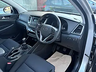 Used 2017 Hyundai Tucson Se Silver - Interior and Exterior details 9