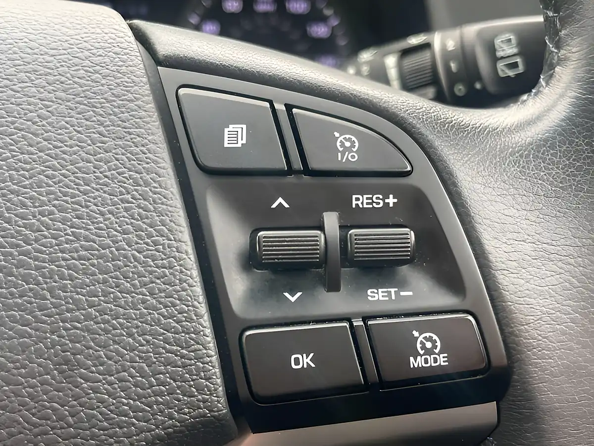 Used 2017 Hyundai Tucson Se White - Interior and Exterior details 19