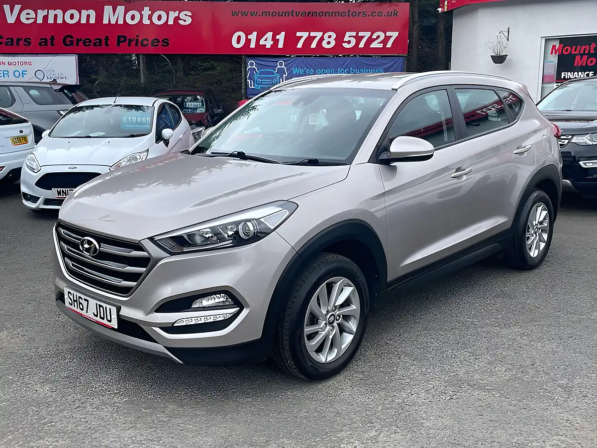 Used 2017 Hyundai Tucson Se White - Interior and Exterior details 2