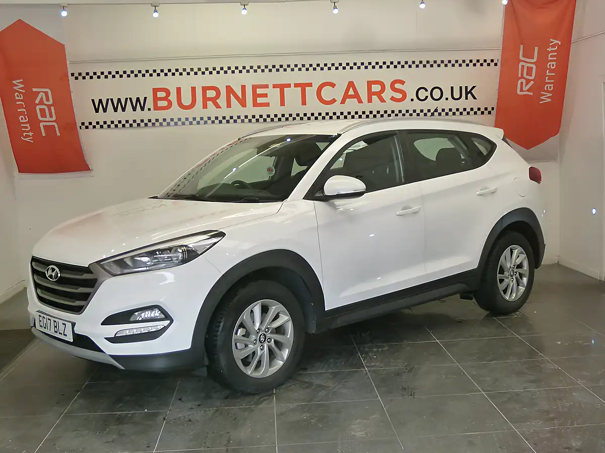 Used 2017 Hyundai Tucson Se White - Front View