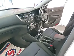 Used 2017 Hyundai Tucson Se White - Interior and Exterior details 14