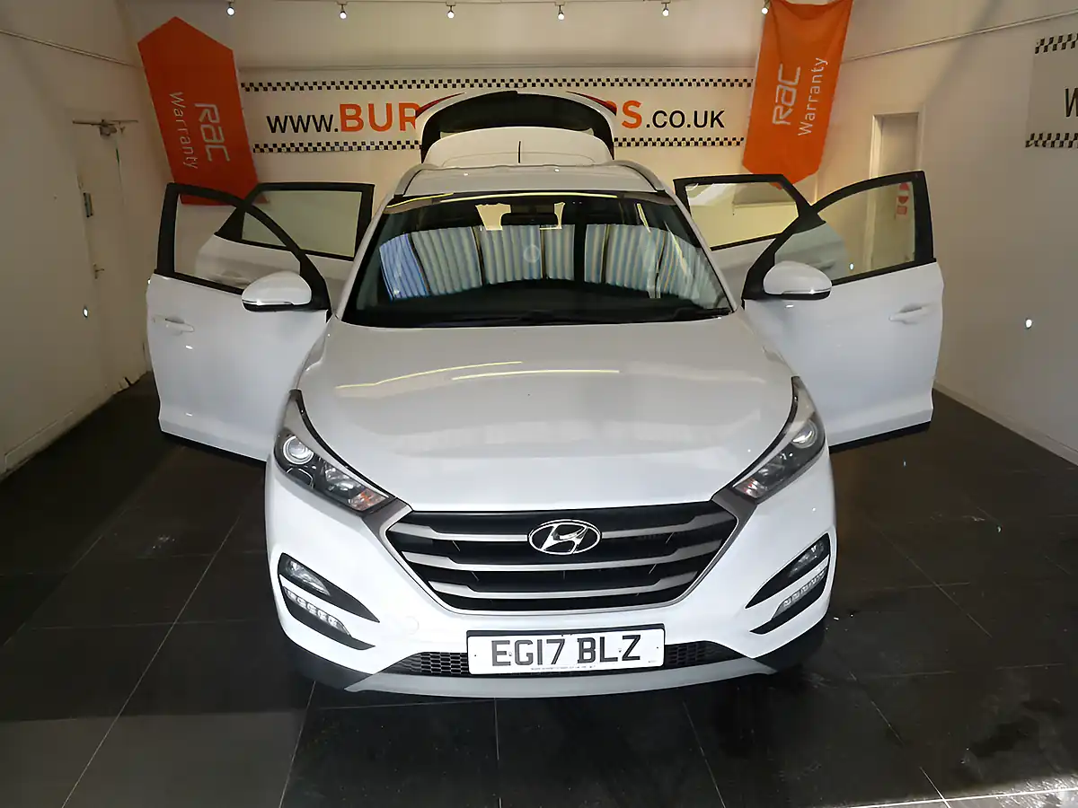 Used 2017 Hyundai Tucson Se White - Interior and Exterior details 17