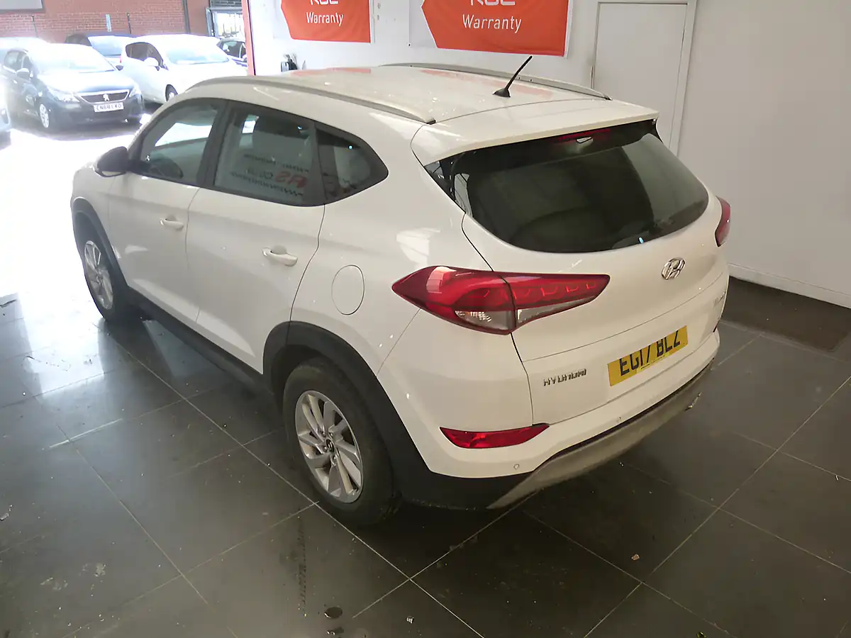 Used 2017 Hyundai Tucson Se White - Interior and Exterior details 19