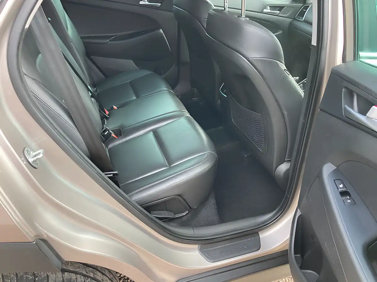Used 2017 Hyundai Tucson Sport Edition White - Interior and Exterior details 7