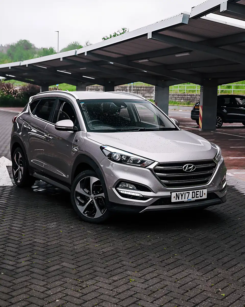 Used 2017 Hyundai Tucson Sport Edition White Sand Pearl - Interior and Exterior details 10