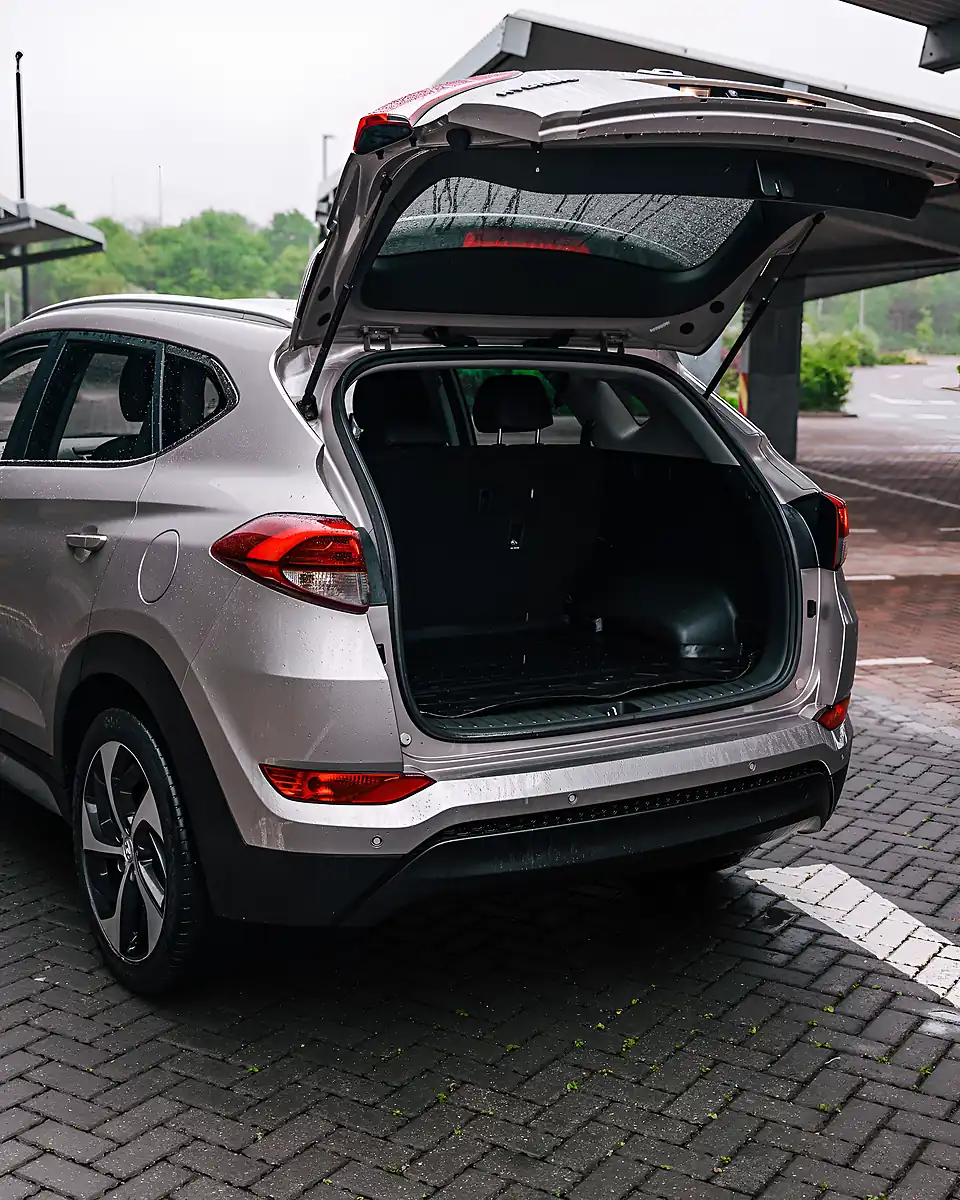 Used 2017 Hyundai Tucson Sport Edition White Sand Pearl - Interior and Exterior details 18