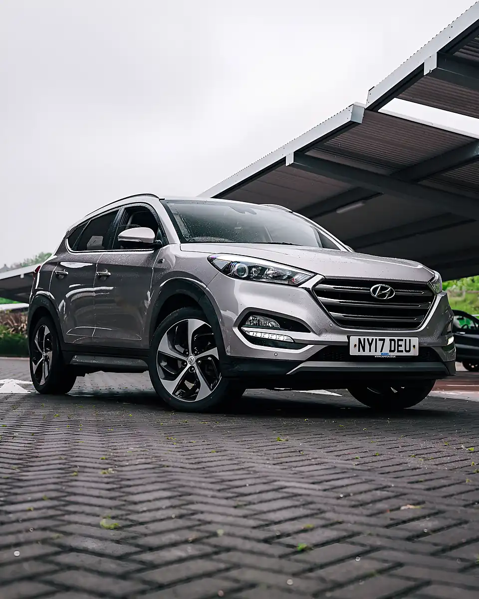 Used 2017 Hyundai Tucson Sport Edition White Sand Pearl - Interior and Exterior details 9