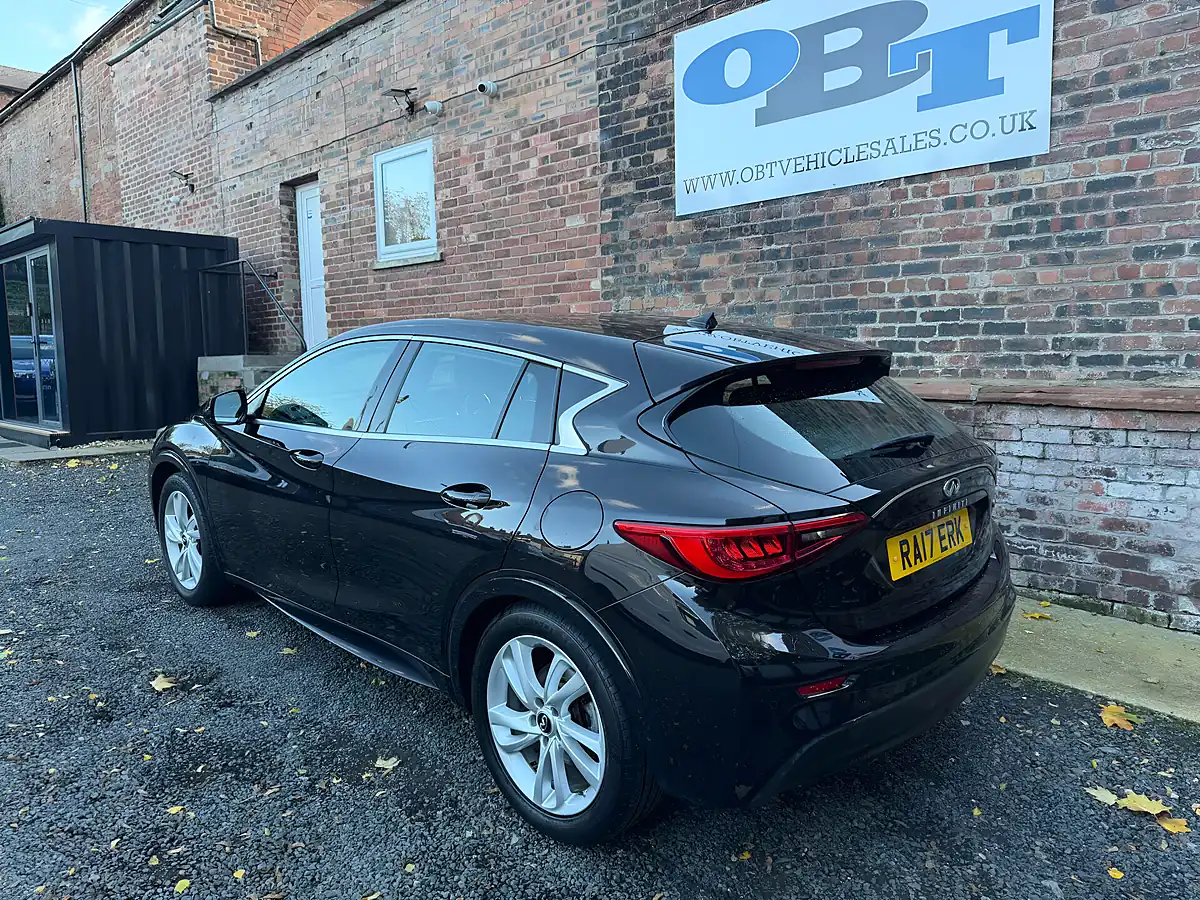 Used 2017 Infiniti Q30 Business Executive Black - Interior and Exterior details 5