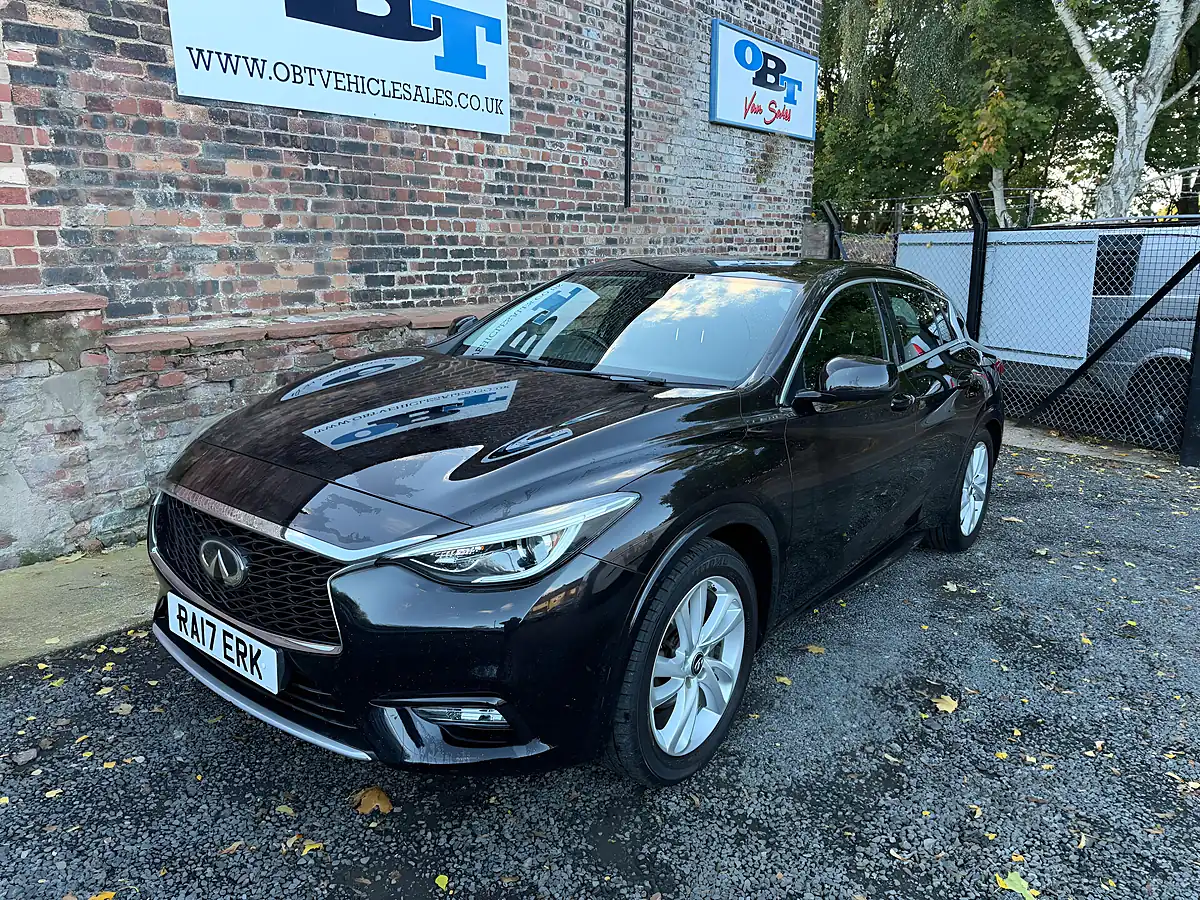 Used 2017 Infiniti Q30 Business Executive Black - Interior and Exterior details 7