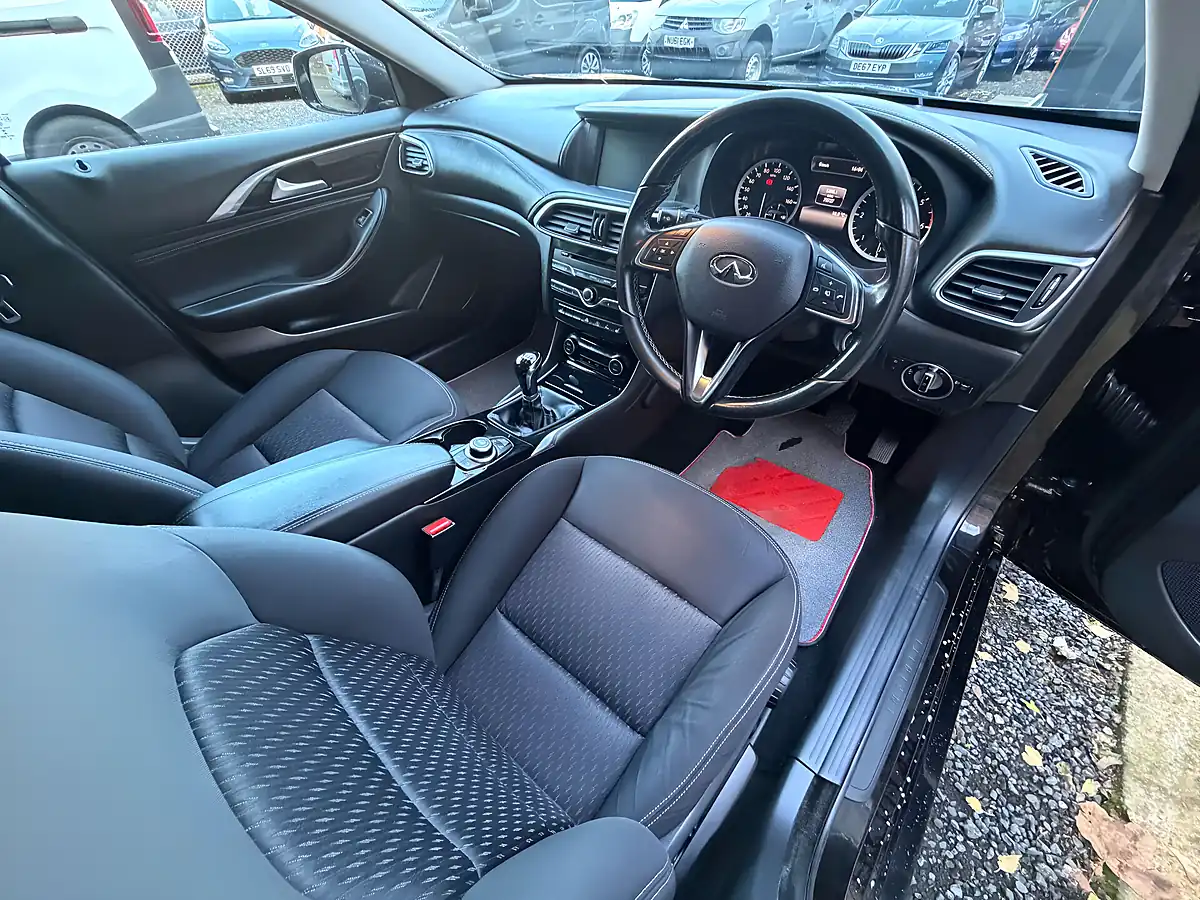 Used 2017 Infiniti Q30 Business Executive Black - Interior and Exterior details 8